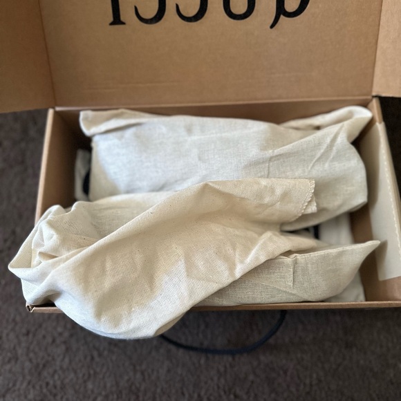 Gucci Sneakers - Picture 4 of 9